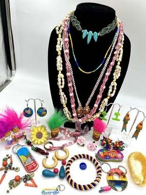 Vintage Jewelry Lot 20+ Pieces Kitsch Eclectic World Traveler Colorful Fun Y2K